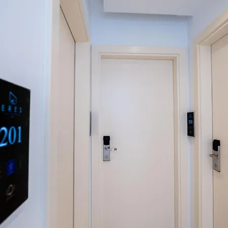 Eres Villa クサミル